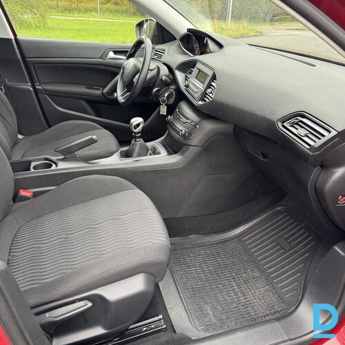 Pārdod Peugeot 308 1.6i, 2015