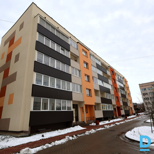 Pārdod dzīvokli Dzintaru iela 82