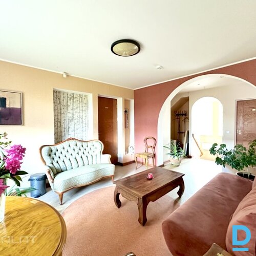 Pārdod mājas Leona Paegles iela 7a