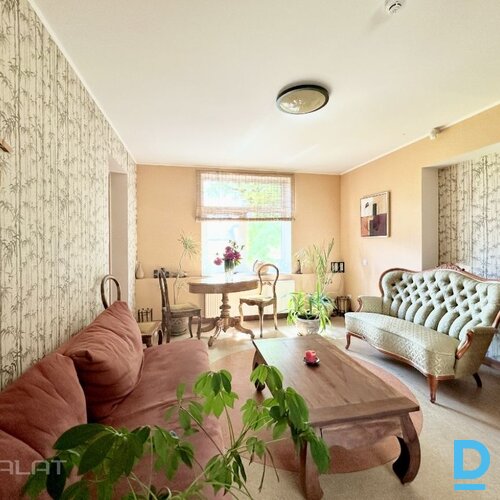 Pārdod mājas Leona Paegles iela 7a