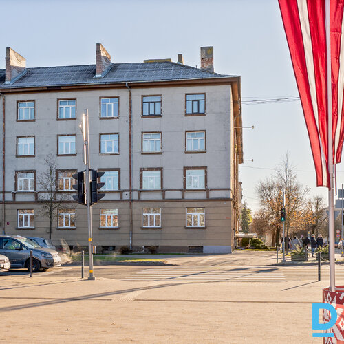 Pārdod dzīvokli Lielā iela 7