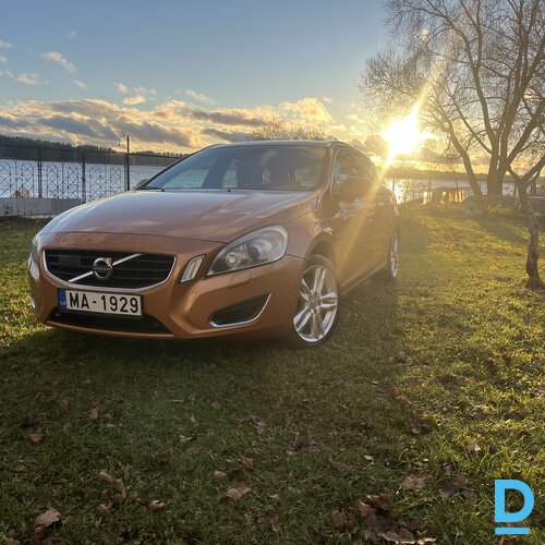 Pārdod Volvo V60, 2012