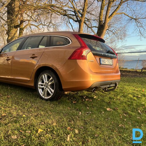 Pārdod Volvo V60, 2012