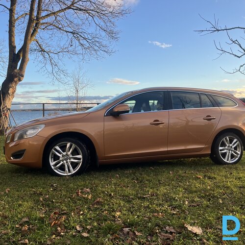 Pārdod Volvo V60, 2012