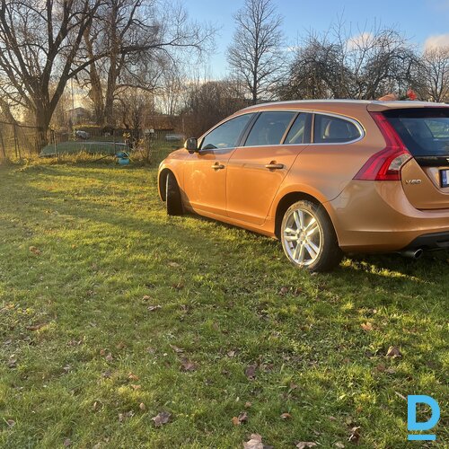 Pārdod Volvo V60, 2012