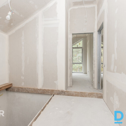 Plaša, augstvērtīga un tikko uzcelta rindu māja Dzidriņās.Māja ir celta un nodot