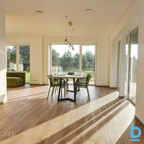 Pārdod mājas Sila iela 36