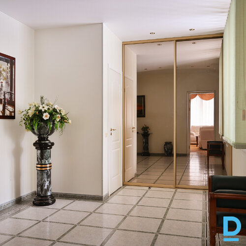 Pārdod māju Skuju 12