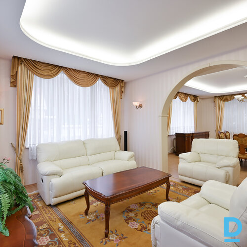 Pārdod māju Skuju 12