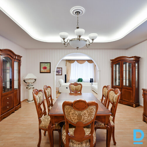 Pārdod māju Skuju 12