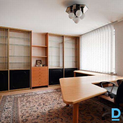 Pārdod māju Skuju 12