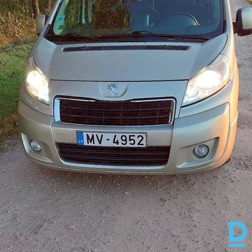 Pārdod Peugeot Expert, 2013