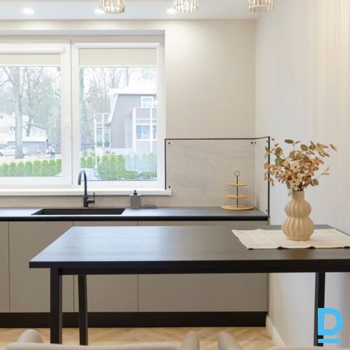 Izīrē māju Radio iela 22