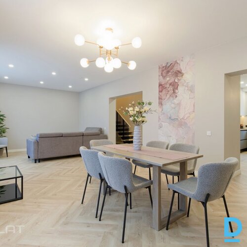 Izīrē māju Radiostacijas iela 22