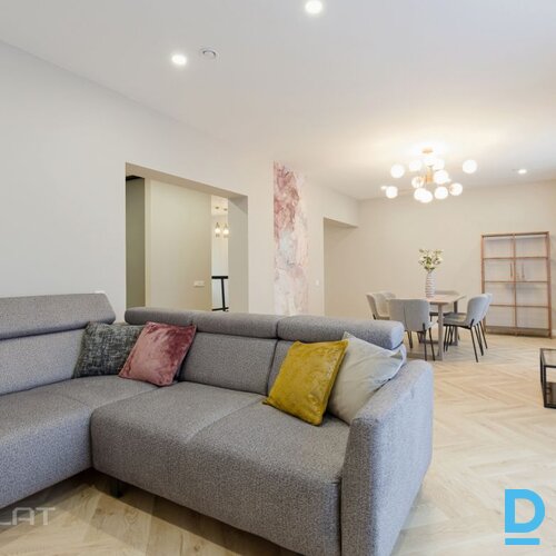 Izīrē māju Radiostacijas iela 22