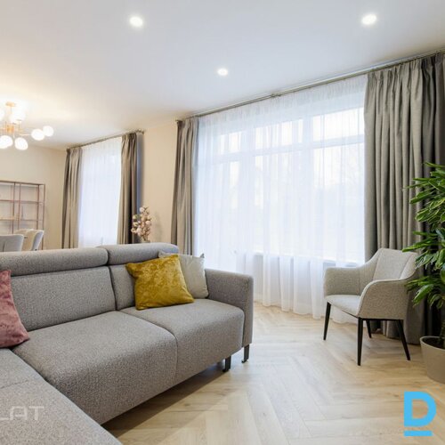 Izīrē māju Radio iela 22