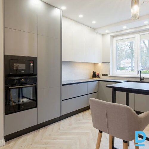 Izīrē māju Radiostacijas iela 22