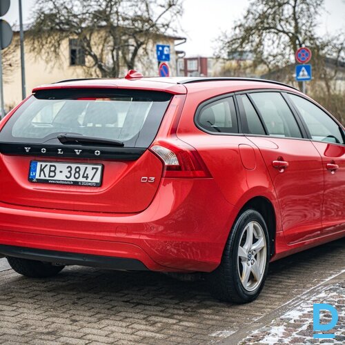 Pārdod Volvo V60 2.0d, 2015