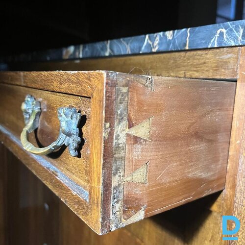 Pārdod Jūgends Bufete