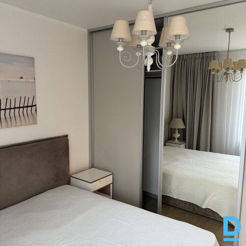 Izīrē dzīvokli H. Celmiņa 5