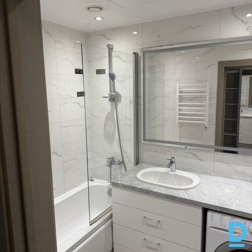 Izīrē dzīvokli H. Celmiņa 5