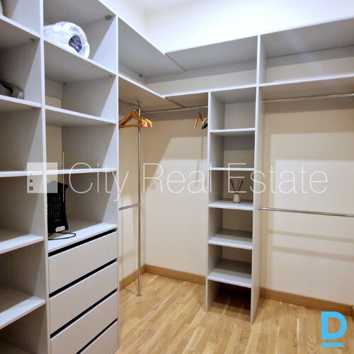 Pārdod māju Jūrmalā