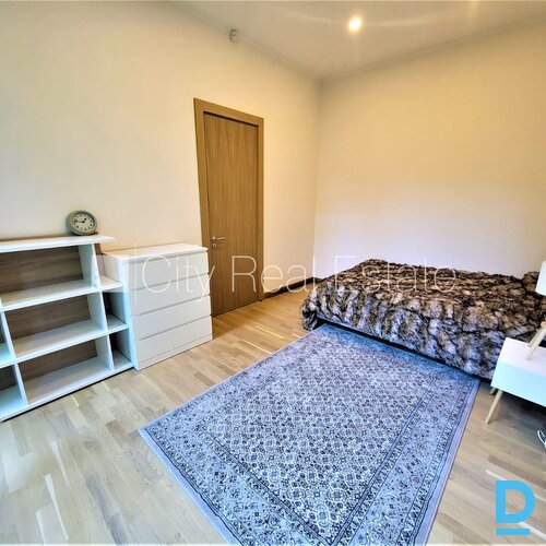 Pārdod māju Jūrmalā