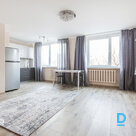 В продаже просторная, солнечная 2-комнатная квартира с лоджией в Дзинтари.Описан