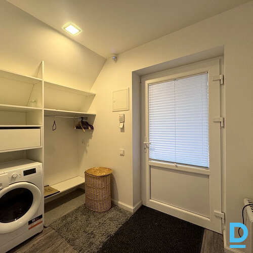 Pārdod dzīvokli Ķemeru iela 48