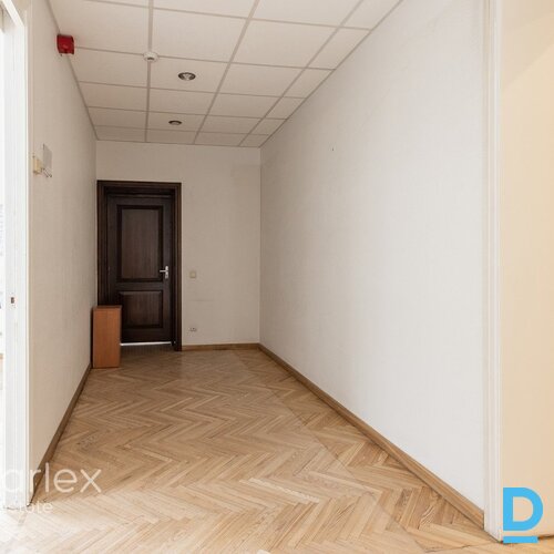 Birojs vēsturiskā ēkā pie Brīvības bulvāra un Elizabetes ielu krustojuma Birojs vēsturiskā ēkā pie Brīvības bulvāra un Elizabetes ielu krustojuma