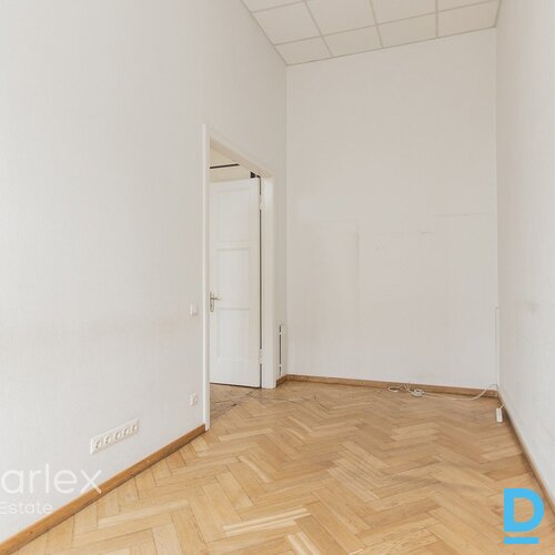 Birojs vēsturiskā ēkā pie Brīvības bulvāra un Elizabetes ielu krustojuma Birojs vēsturiskā ēkā pie Brīvības bulvāra un Elizabetes ielu krustojuma