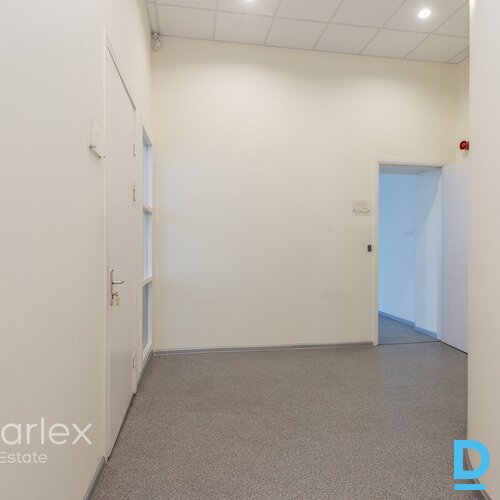 Birojs vēsturiskā ēkā pie Brīvības bulvāra un Elizabetes ielu krustojuma Birojs vēsturiskā ēkā pie Brīvības bulvāra un Elizabetes ielu krustojuma