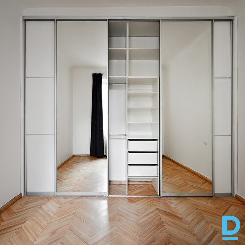 Pārdod dzīvokli Bruņinieku iela 68a