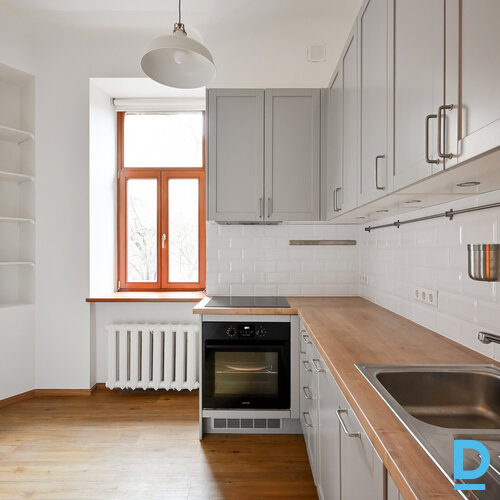 Pārdod dzīvokli Bruņinieku iela 68a