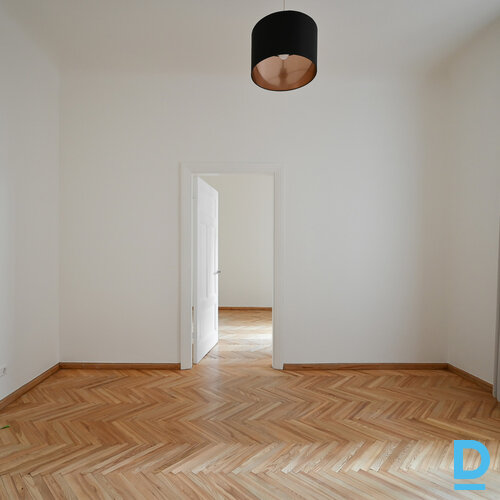 Pārdod dzīvokli Bruņinieku iela 68a