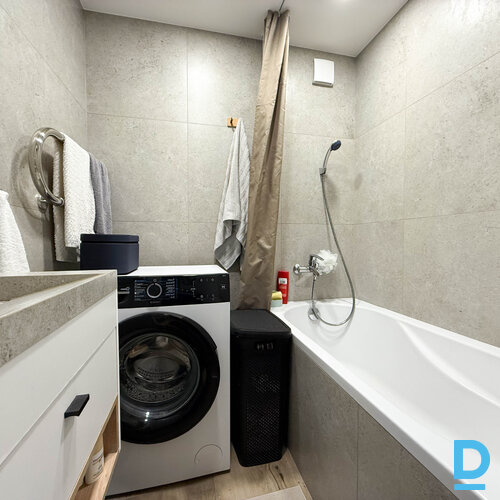 Pārdod dzīvokli Ledus iela 2