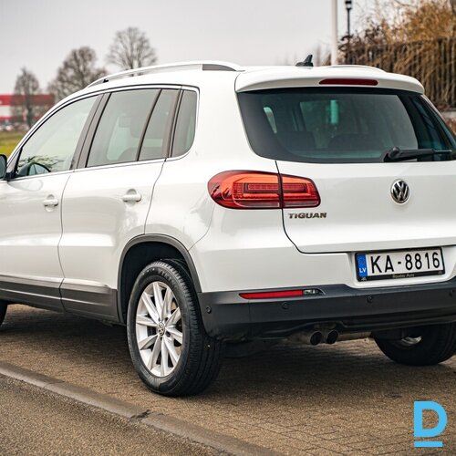 Pārdod Volkswagen Tiguan 2.0i, 2015
