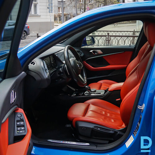 Pārdod BMW 135 2.0i, automāts, 2020