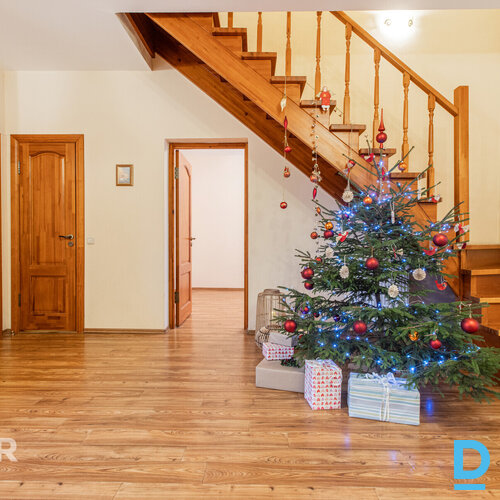 Vienā no skaistākajām un sakoptākajām Pierīgas vietām — ciematā "Padebeši" tiek Vienā no skaistākajām un sakoptākajām Pierīgas vietām — ciematā "Padebeši" tiek