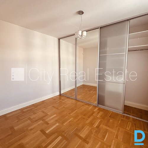 Izīrē dzīvokli Rīgā