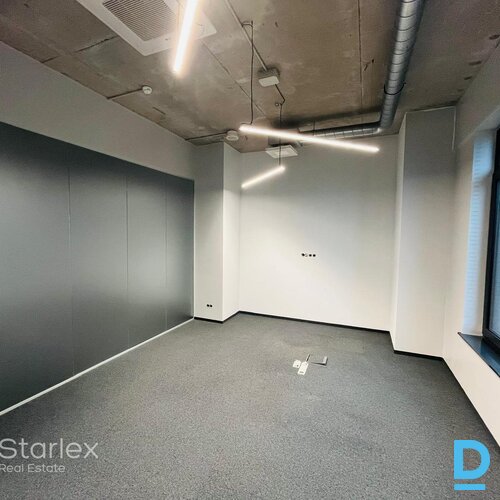 A klases birojs "Place 11" ēkā A klases birojs "Place 11" ēkā