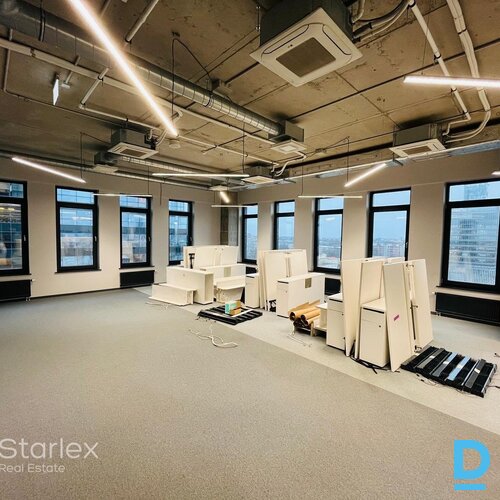 A klases birojs "Place 11" ēkā A klases birojs "Place 11" ēkā