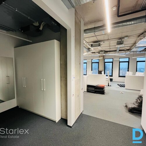 A klases birojs "Place 11" ēkā A klases birojs "Place 11" ēkā