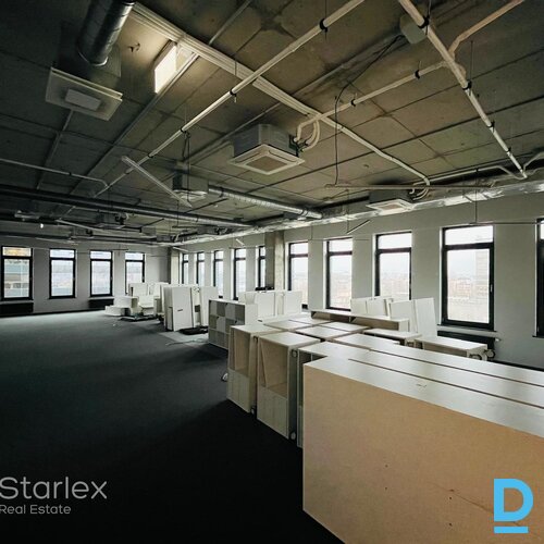 A klases birojs "Place 11" ēkā A klases birojs "Place 11" ēkā