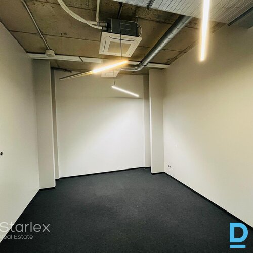 A klases birojs "Place 11" ēkā A klases birojs "Place 11" ēkā