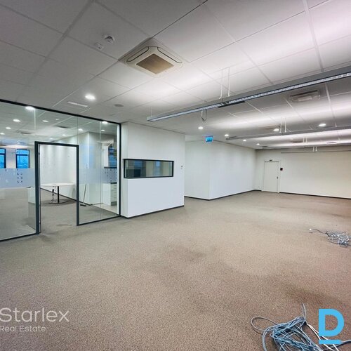 A klases birojs "Place 11" ēkā A klases birojs "Place 11" ēkā