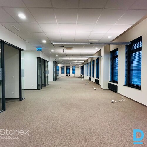 A klases birojs "Place 11" ēkā A klases birojs "Place 11" ēkā