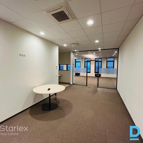 A klases birojs "Place 11" ēkā A klases birojs "Place 11" ēkā