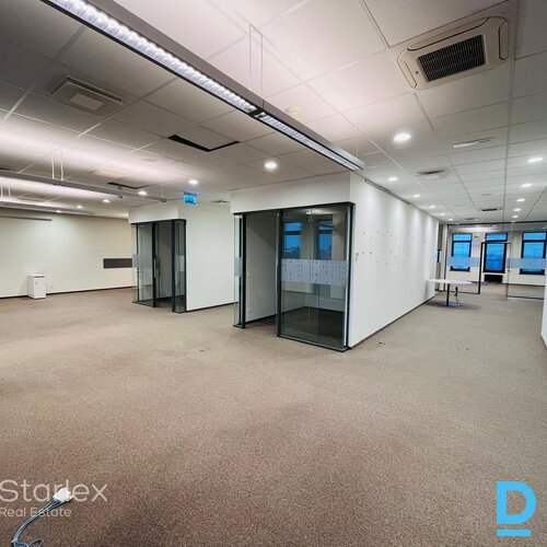 A klases birojs "Place 11" ēkā A klases birojs "Place 11" ēkā