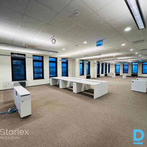 A klases birojs "Place 11" ēkā A klases birojs "Place 11" ēkā